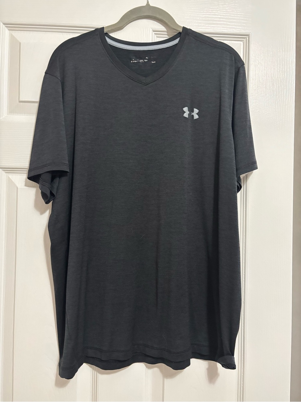 Under Armour Men’s Charcoal Gray V-Neck Logo Tee